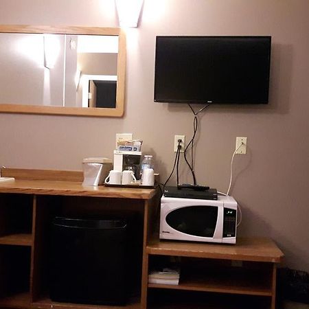 Canway Inn & Suites Dauphin Eksteriør billede