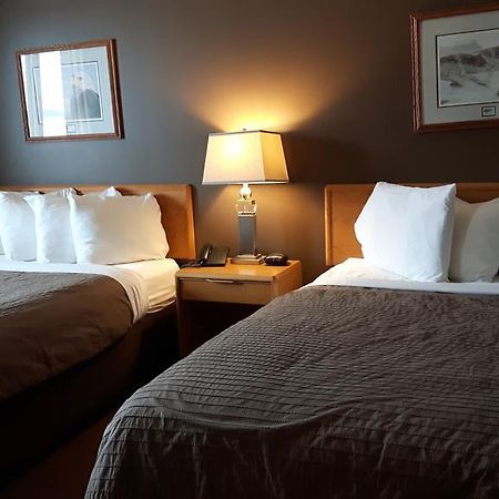 Canway Inn & Suites Dauphin Eksteriør billede