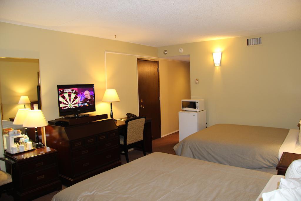 Canway Inn & Suites Dauphin Eksteriør billede