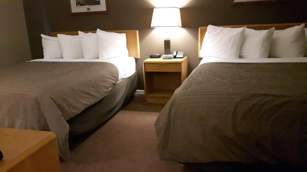 Canway Inn & Suites Dauphin Eksteriør billede