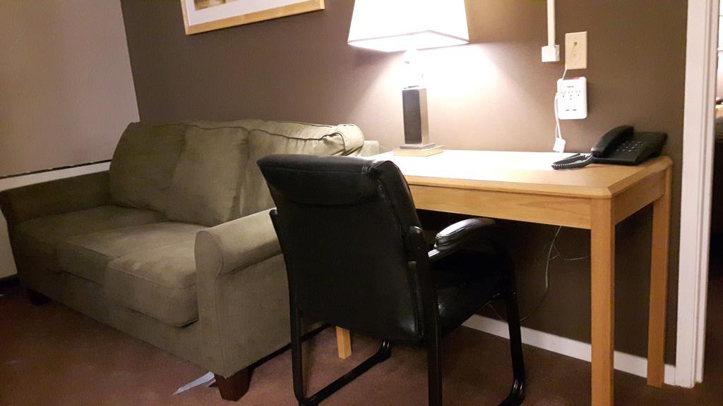 Canway Inn & Suites Dauphin Eksteriør billede