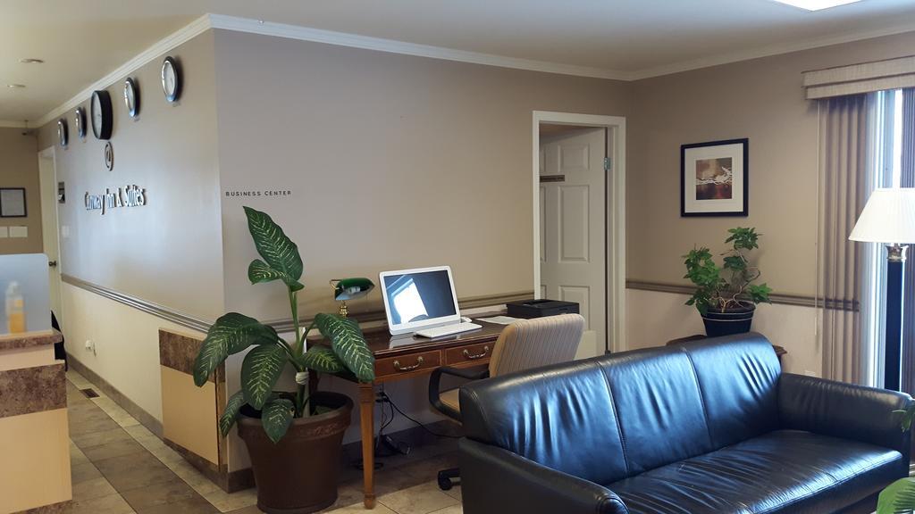 Canway Inn & Suites Dauphin Eksteriør billede